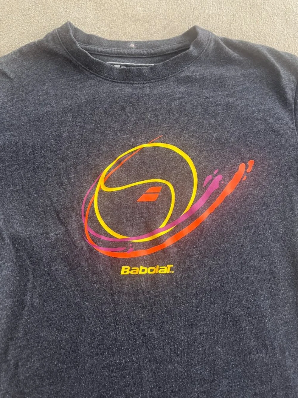 Babolat Boys/Girls Black/Gray Tee Short Sleeves Size 10-12 Years.